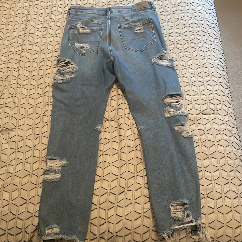 American Eagle ripped skinny jeans - Picture 2 of 2